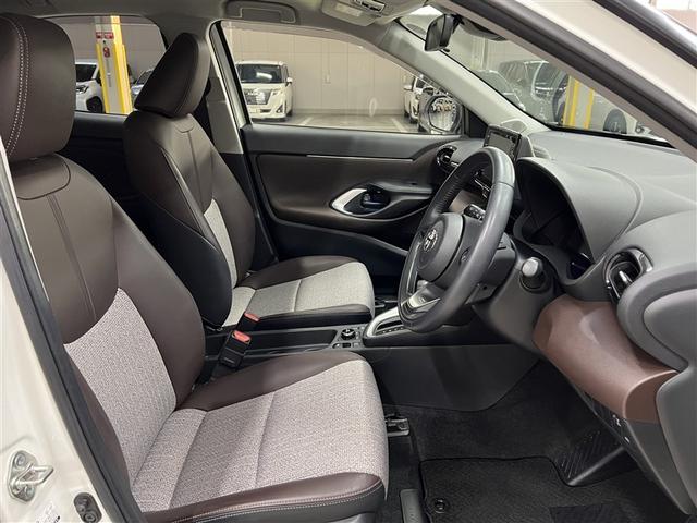 ヤリスクロス ハイブリッドZ 衝突被害軽減ブレーキ ペダル踏み間違い急発進抑制装置 デュアル+サイドエアバッグ ABS 純正アルミホイール モケットシート パワステ パワーウィンドウ(11枚目)