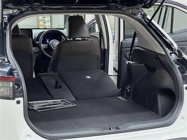 ヤリスクロス ハイブリッドZ 衝突被害軽減ブレーキ ペダル踏み間違い急発進抑制装置 デュアル+サイドエアバッグ ABS 純正アルミホイール モケットシート パワステ パワーウィンドウ(15枚目)