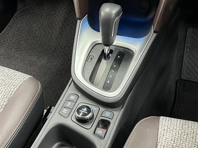 ヤリスクロス ハイブリッドZ 衝突被害軽減ブレーキ ペダル踏み間違い急発進抑制装置 デュアル+サイドエアバッグ ABS 純正アルミホイール モケットシート パワステ パワーウィンドウ(25枚目)