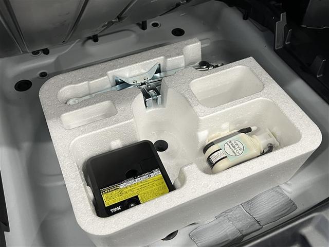 カローラフィールダー １．５Ｘ　ドライブレコーダー　ＥＴＣ　ワンオーナー　キーレスエントリー　リアスポイラー　メモリーナビ（ＩＮ）またはナビ付きＤＡ　ワンセグＴＶ　ＣＤ再生装置　メディアプレイヤー接続　衝突被害軽減ブレーキ　ＡＢＳ（17枚目）