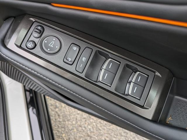 アコード ｅ：ＨＥＶホンダセンシング３６０＋　ナビ　バックカメラ　ＥＴＣ２．０（32枚目）