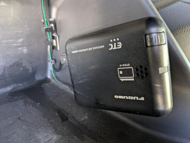 フィット ｅ：ＨＥＶベーシック　ナビ　バックカメラ　ＥＴＣ（18枚目）