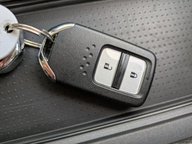 フィット ｅ：ＨＥＶベーシック　ナビ　バックカメラ　ＥＴＣ（27枚目）