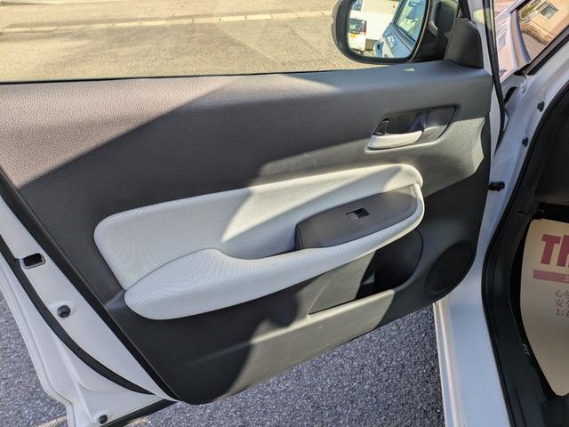 フィット ｅ：ＨＥＶベーシック　ナビ　バックカメラ　ＥＴＣ（29枚目）