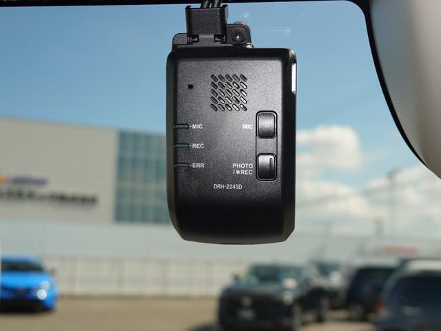 Ｎ－ＢＯＸ ベースグレード　当店デモカー　ＨＯＮＤＡＣＯＮＥＣＴナビ（ＶＸＭ２４５ＺＦＥｉ）ＢＴ接続　ＴＶＥＴＣ車載器　ドラブレコーダー前後（ＤＲＨ－２２４ＳＤ）　片側パワースライドドア（6枚目）