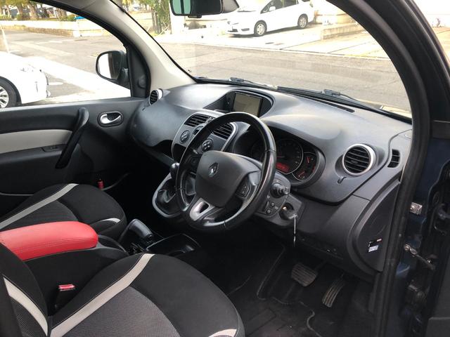 ステアリング、シフトノブ、サイドブレーキ等普段触れる機会が多いところがきれいなので気持ちよくお乗り頂けます。