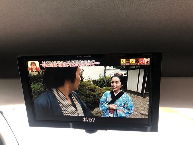 ロングドライブでも飽きないリアシート、後席用モニター付き