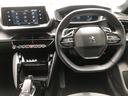 ACC(追従型クルーズコントロール)、アクティブセーフティブレーキ(衝突軽減ブレーキ)、レーンデパーチャーウォーニング(車線逸脱警告)等の快適装備と安全装備も充実しています。