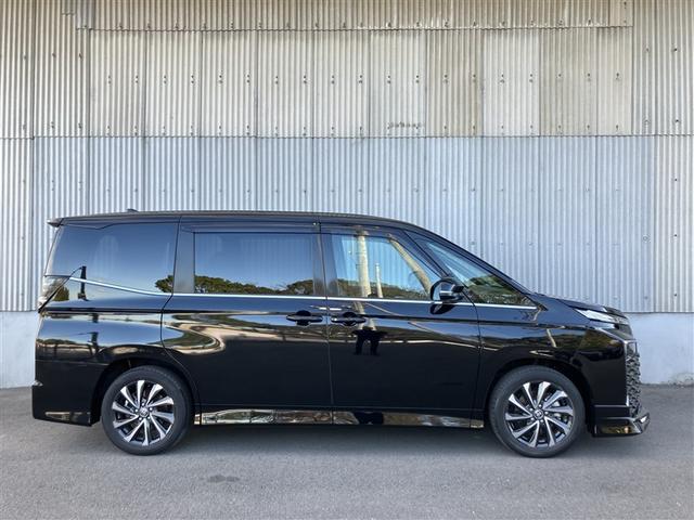 ヴォクシー ハイブリッドS-Z フルセグ メモリーナビ DVD再生 バックカメラ 衝突被害軽減システム ETC 両側電動スライド LEDヘッドランプ 乗車定員7人 3列シート ワンオーナー(3枚目)