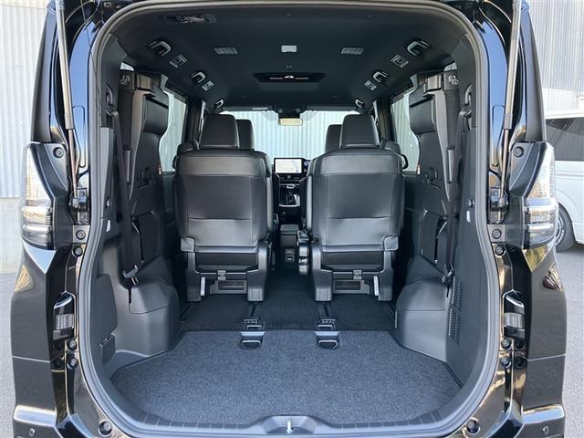 ヴォクシー ハイブリッドS-Z フルセグ メモリーナビ DVD再生 バックカメラ 衝突被害軽減システム ETC 両側電動スライド LEDヘッドランプ 乗車定員7人 3列シート ワンオーナー(17枚目)