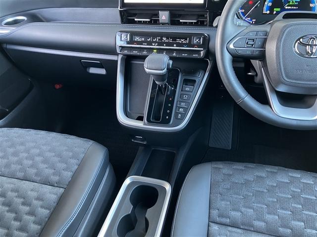 ヴォクシー ハイブリッドS-Z フルセグ メモリーナビ DVD再生 バックカメラ 衝突被害軽減システム ETC 両側電動スライド LEDヘッドランプ 乗車定員7人 3列シート ワンオーナー(29枚目)