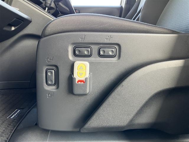 ノア Ｘ　クルマイスシヨウ　タイプ２　福祉車両　メモリーナビ　バックカメラ　衝突被害軽減システム　ドラレコ　両側電動スライド　ＬＥＤヘッドランプ　ウオークスルー　乗車定員７人　３列シート　ワンオーナー（13枚目）