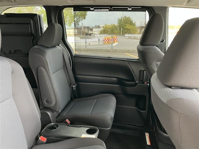 ノア Ｘ　クルマイスシヨウ　タイプ２　福祉車両　メモリーナビ　バックカメラ　衝突被害軽減システム　ドラレコ　両側電動スライド　ＬＥＤヘッドランプ　ウオークスルー　乗車定員７人　３列シート　ワンオーナー（16枚目）