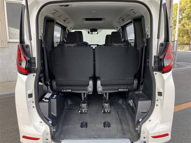 ノア Ｘ　クルマイスシヨウ　タイプ２　福祉車両　メモリーナビ　バックカメラ　衝突被害軽減システム　ドラレコ　両側電動スライド　ＬＥＤヘッドランプ　ウオークスルー　乗車定員７人　３列シート　ワンオーナー（17枚目）