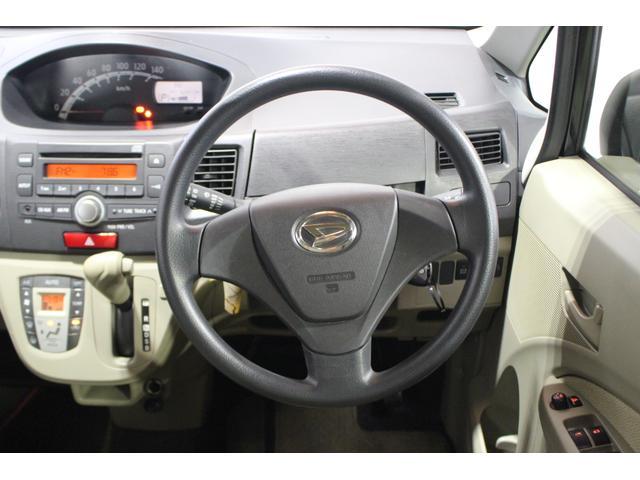 シンプルなインパネデザインで居心地の良い内装です♪