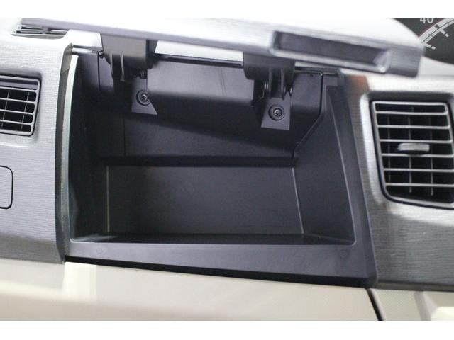 実用的な収納が、車内の各所にあります。