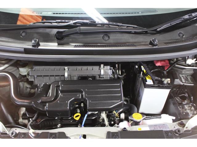 綺麗なエンジンルームです。