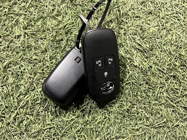 タント カスタムＸ　認定中古車　ＣＶＴ　９インチディスプレイオーディオ　バックカメラ　キーフリーシステム　ステアリングスイッチ　両側パワースライドドア　助手席側ピラーレス（11枚目）