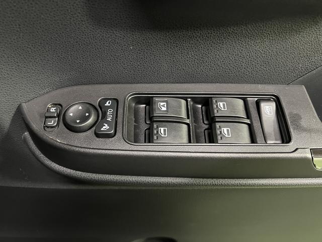 タント カスタムＸ　認定中古車　ＣＶＴ　９インチディスプレイオーディオ　バックカメラ　キーフリーシステム　ステアリングスイッチ　両側パワースライドドア　助手席側ピラーレス（17枚目）