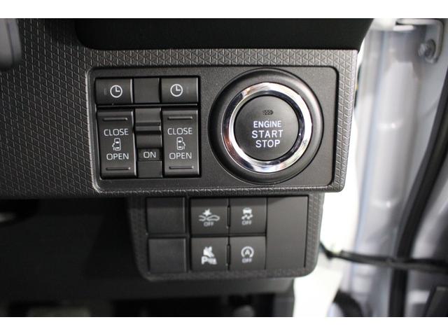 運転席のスイッチでエンジンの始動ができます。