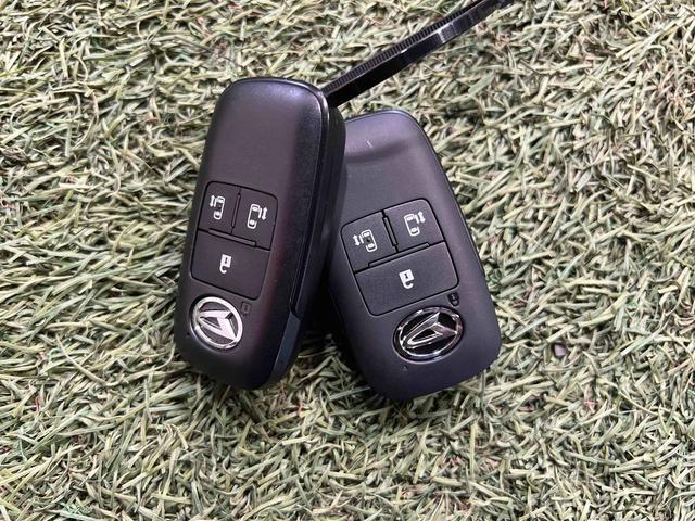 トール カスタムG 認定中古車 CVT キーフリーシステム バックカメラ ステアリングスイッチ オートエアコン オートライト LEDヘッドライト 両側パワースライドドア スマートアシスト 電動格納ミラー(8枚目)