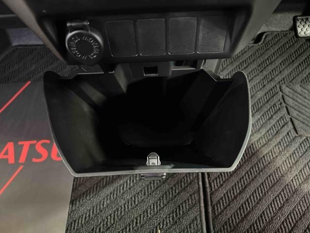 トール カスタムG 認定中古車 CVT キーフリーシステム バックカメラ ステアリングスイッチ オートエアコン オートライト LEDヘッドライト 両側パワースライドドア スマートアシスト 電動格納ミラー(31枚目)