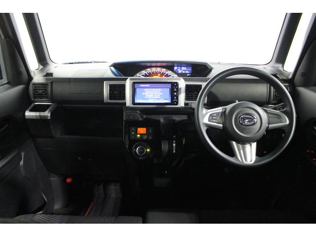 落ち着いたインパネデザインです。運転席から手の届く位置によく使うものが機能的配置されています。