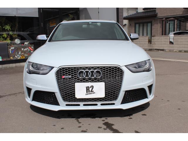 アウディ ＲＳ４アバント