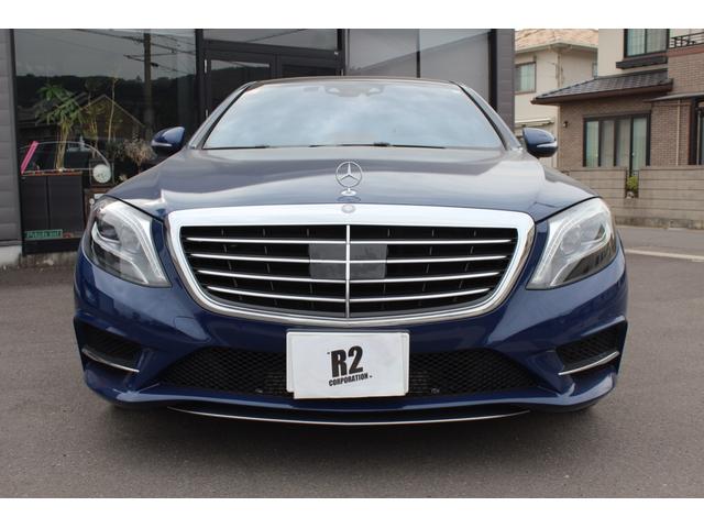 Ｓクラス Ｓ５５０ロング　ＡＭＧスポーツパッケージ◎左ハンドル◎ブルーラッピング（シルバー）◎ＡＭＧ２０インチブラック塗装アルミホイール◎パノラミックツインルーフ◎ブラックレザーシート◎禁煙車◎点検記録簿あり◎ユーザー買取車（5枚目）