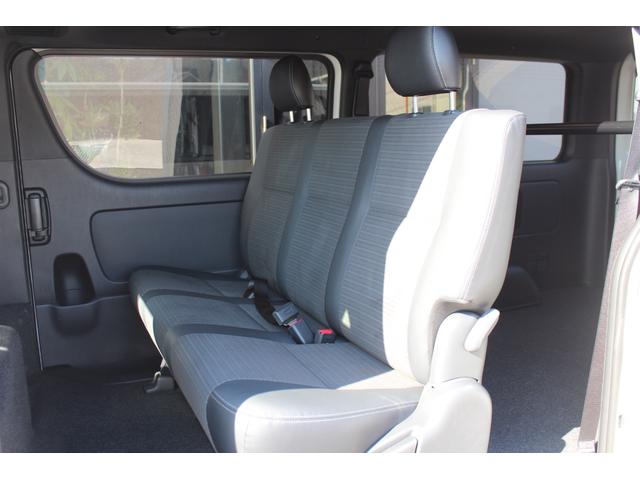 ハイエースバン ロングスーパーGL ダークプライムS 2800ディーゼル■メーカーOP:パノラミックビューモニター:デジタルインナーミラー■運転席・助手席エアバック■LEDヘッドライト■両側パワースライドドア■リヤクーラー&リヤヒーター■登録済未使用車(20枚目)