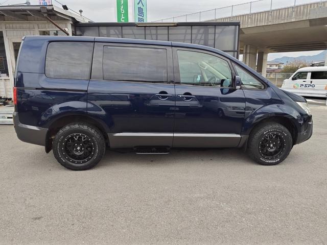 デリカD:5 G パワーパッケージ バックカメラ 後席モニタ スマートキー ETC 両側電動スライドドア オートクルーズコントロール レーンアシスト HID 寒冷地仕様 3列シート ナビ テレビ CD DVD ウォークスルー(8枚目)