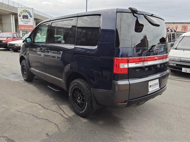 デリカD:5 G パワーパッケージ バックカメラ 後席モニタ スマートキー ETC 両側電動スライドドア オートクルーズコントロール レーンアシスト HID 寒冷地仕様 3列シート ナビ テレビ CD DVD ウォークスルー(11枚目)