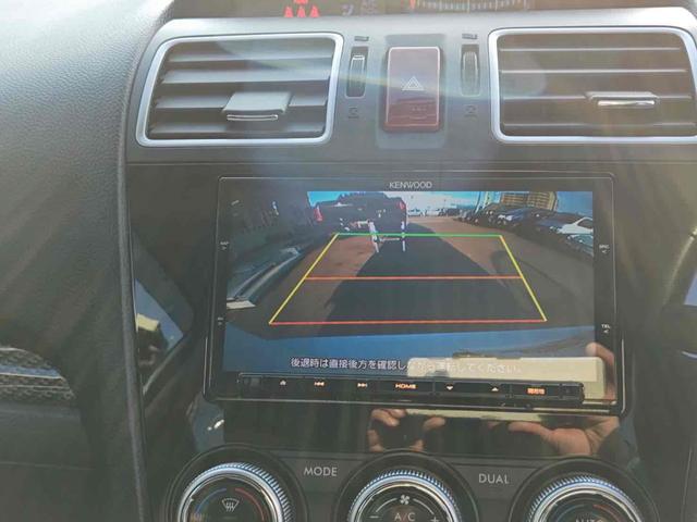 バックカメラも付いています。駐車の時に便利なのはもちろんの事、後方死角にいる子供たちに気が付くことができるので安心安全ですね