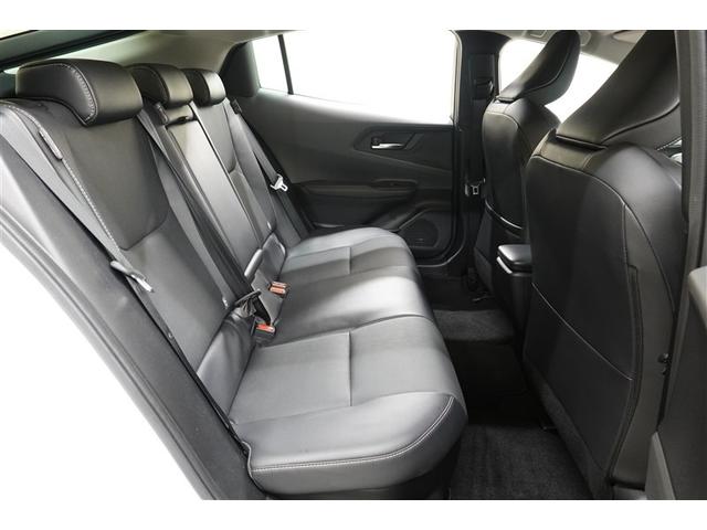 特に目立ったシミなどもなく、綺麗な状態です。