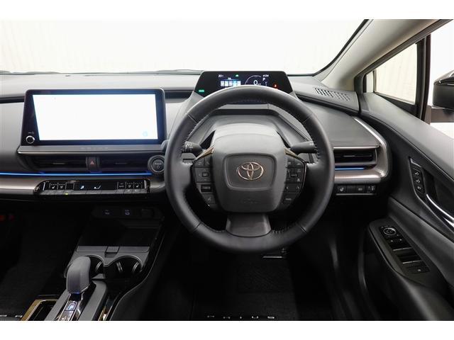 進化を続けるトヨタの先進の予防安全パッケージ「トヨタセーフティセンス」を装備しています。詳細は販売店スタッフまでおたずねください。機能は過信せずに、機能を過信せず安全運転をお願いいたします。