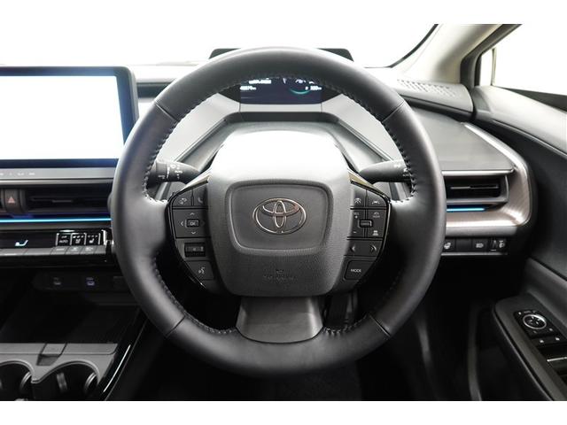 レーダークルーズコントロール（全車速追従機能付）付きです。車速に応じて追従支援してくれるので、ロングドライブも快適です。詳細は販売店スタッフまでおたずねください。