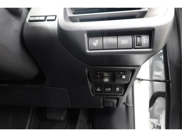 オートマチックハイビームとは、先行車や対向車のライトを認識し、ハイビームとロービームを自動で切り替える機能です。夜道の視界を確保します。詳細は販売店スタッフまでおたずねください。