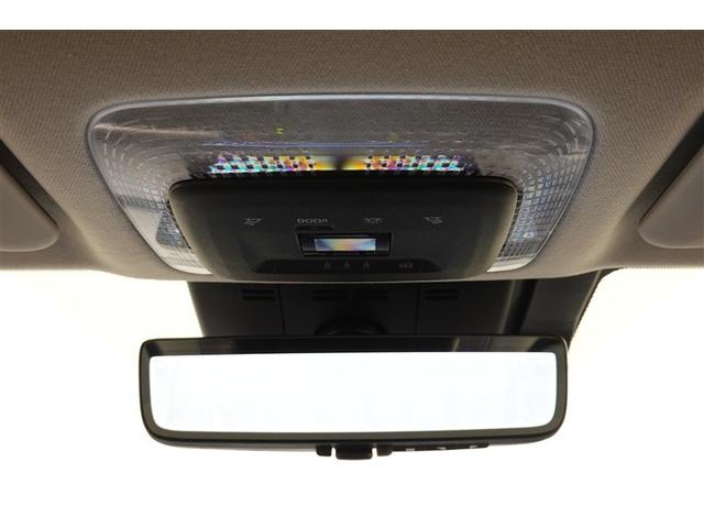 デジタルインナーミラー付き。後方視野角が広く、後席に同乗者がいても後方を確認しやすく安心です。