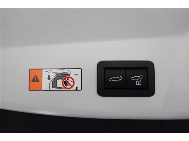 後ろが狭くてもサッと積める。途中で止められる安心のバックドア。後ろの駐車スペースが狭い時に重宝しますよ♪