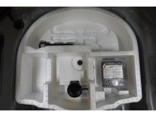 ヤリスクロス ハイブリッドＺ　フルセグ　メモリーナビ　バックカメラ　衝突被害軽減システム　ＥＴＣ　ドラレコ　ＬＥＤヘッドランプ　フルエアロ　記録簿（13枚目）