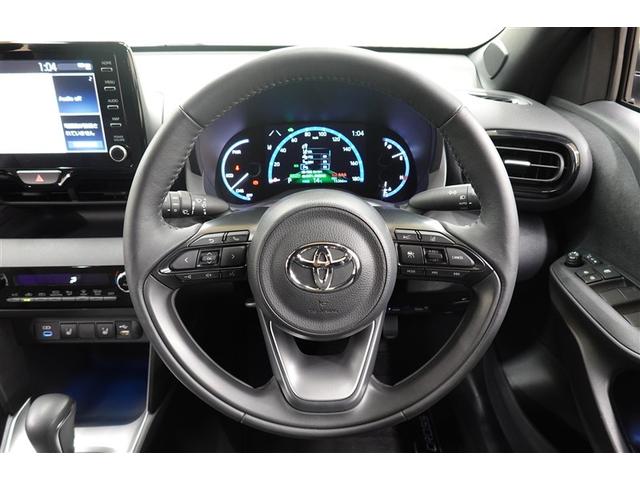 ヤリスクロス ハイブリッドＺ　フルセグ　メモリーナビ　バックカメラ　衝突被害軽減システム　ＥＴＣ　ドラレコ　ＬＥＤヘッドランプ　フルエアロ　記録簿（16枚目）