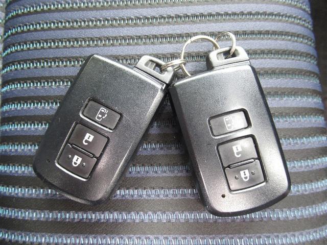 ヴォクシー ZS メモリーナビ DVD再生 後席モニター バックカメラ ETC 電動スライドドア LEDヘッドランプ ウオークスルー 乗車定員7人 3列シート アイドリングストップ(39枚目)