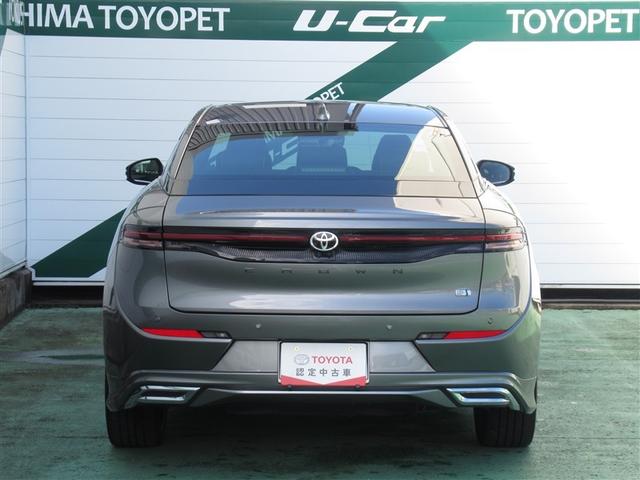 クラウンクロスオーバー ＲＳアドバンスド　革シート　サンルーフ　４ＷＤ　フルセグ　メモリーナビ　ミュージックプレイヤー接続可　バックカメラ　衝突被害軽減システム　ＥＴＣ　ＬＥＤヘッドランプ　フルエアロ（9枚目）