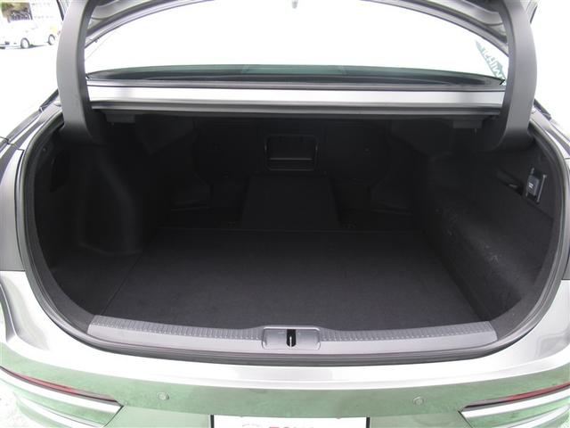 クラウンクロスオーバー ＲＳアドバンスド　革シート　サンルーフ　４ＷＤ　フルセグ　メモリーナビ　ミュージックプレイヤー接続可　バックカメラ　衝突被害軽減システム　ＥＴＣ　ＬＥＤヘッドランプ　フルエアロ（14枚目）