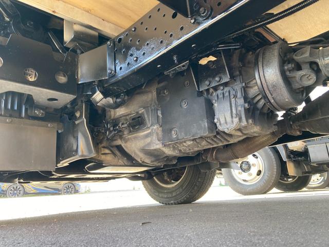 エルフトラック 2t ロング 低床 荷台鉄板張り 5速マニュアル セイコーラック ロープ穴4対 坂道発進補助 ETC(26枚目)