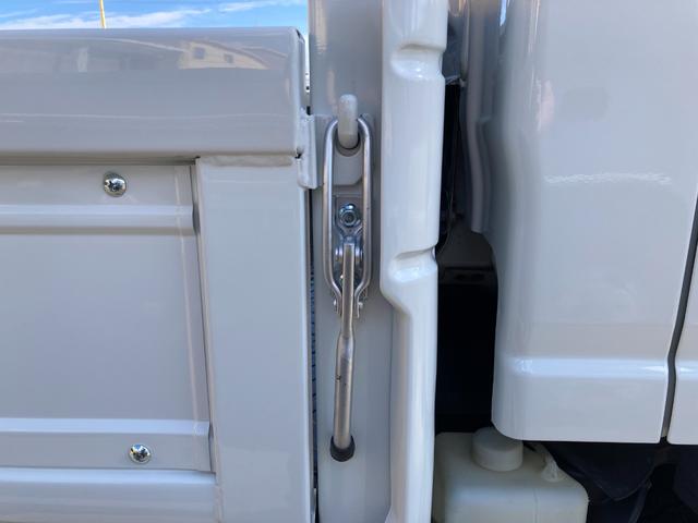 エルフトラック 2t ロング 低床 荷台鉄板張り 5速マニュアル セイコーラック ロープ穴4対 坂道発進補助 ETC(28枚目)