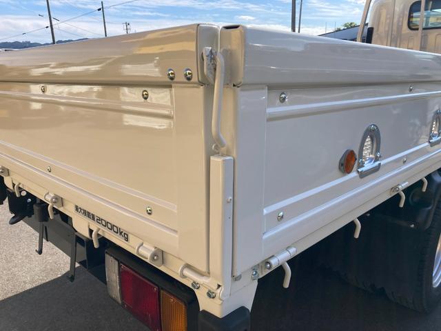 エルフトラック 2t ロング 低床 荷台鉄板張り 5速マニュアル セイコーラック ロープ穴4対 坂道発進補助 ETC(29枚目)