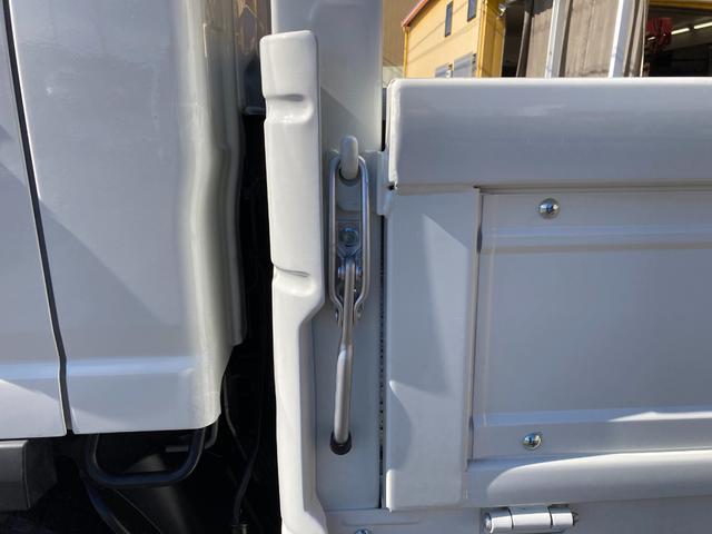 エルフトラック 2t ロング 低床 荷台鉄板張り 5速マニュアル セイコーラック ロープ穴4対 坂道発進補助 ETC(31枚目)