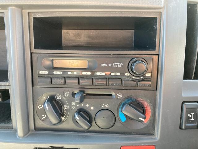 エルフトラック 2t ロング 低床 荷台鉄板張り 5速マニュアル セイコーラック ロープ穴4対 坂道発進補助 ETC(39枚目)