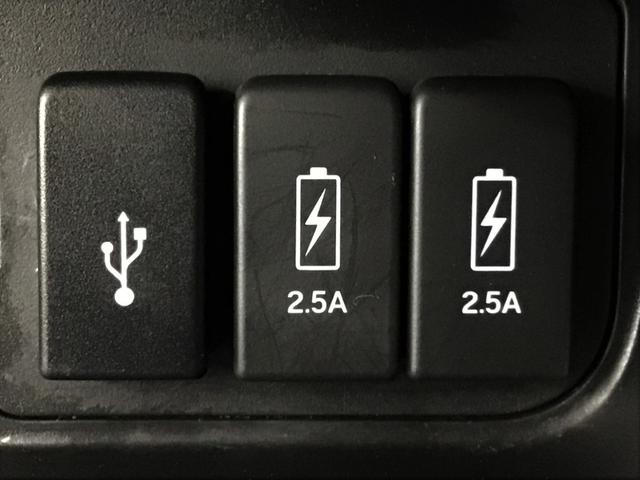 【ＵＳＢポート】ＵＳＢポートも装備されています、スマートフォンの充電やオーディオに連携も可能です、今や欠かせない装備の一つです！